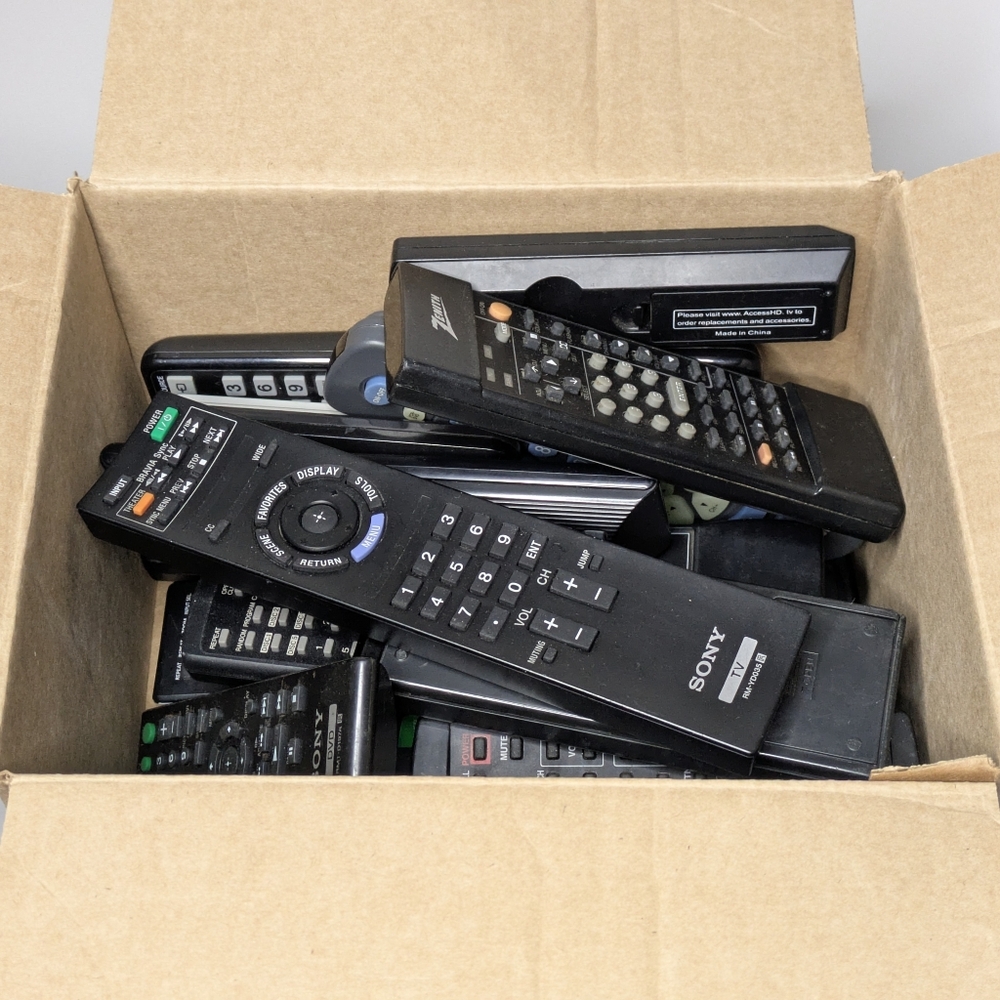 Assorted Remote Control Lot Various Brand, Sony, Hitachi, Mitsubishi, Zenith - Picture 5 of 14